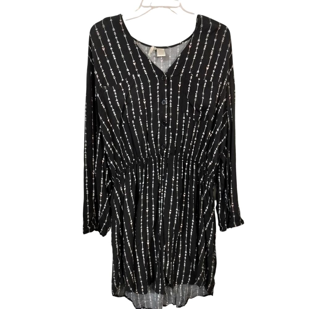 3736)Mimi Chica Black Arrow Print
3/4 Sleeve Half Button down V neck Mini Dress